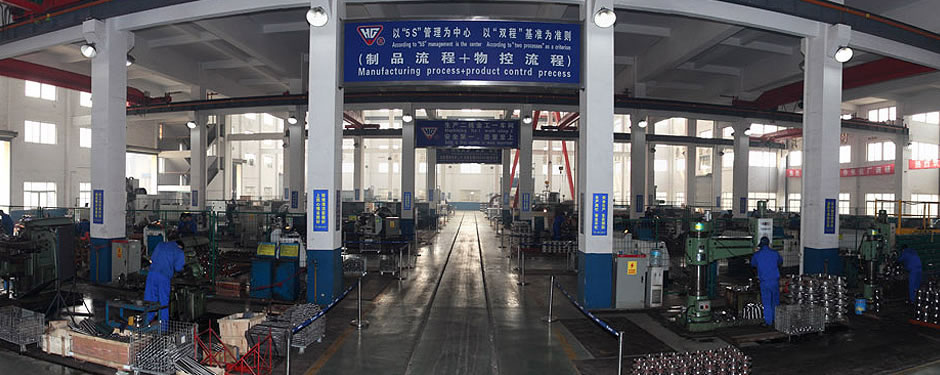 沪工阀门集团生产加工车间